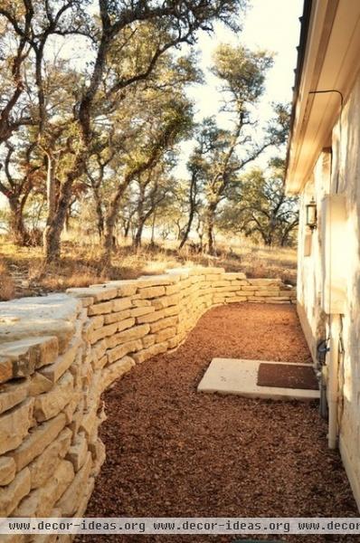 farmhouse  by Bonterra Building & Design