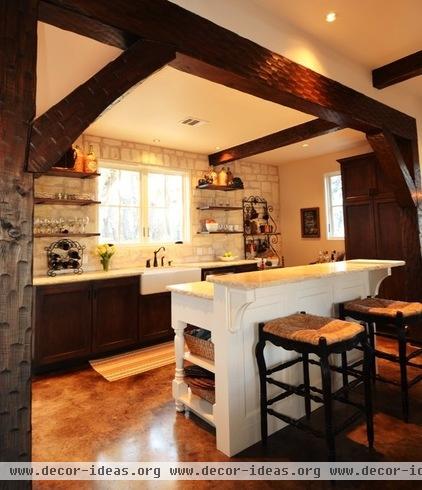 farmhouse kitchen by Bonterra Building & Design