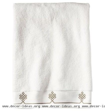 traditional towels by Serena & Lily