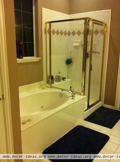 Inside Houzz: Rich Wood Transforms a Dallas Bathroom