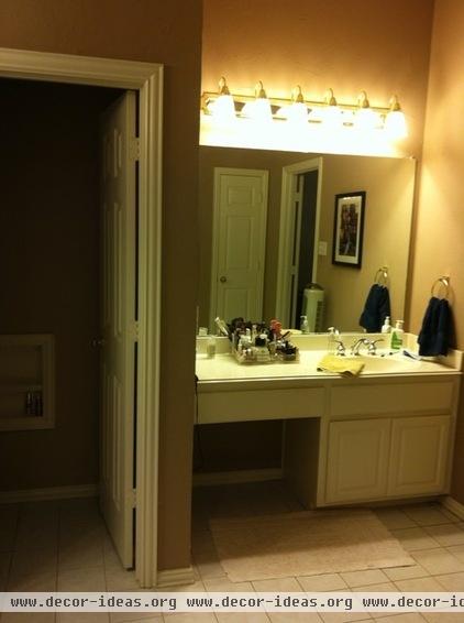 Inside Houzz: Rich Wood Transforms a Dallas Bathroom