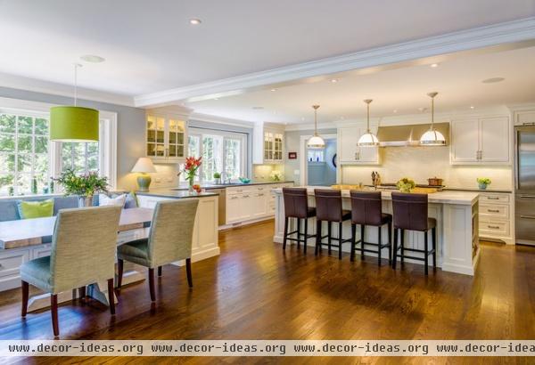 transitional kitchen by Robert A. Cardello Architects