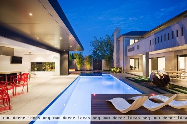 contemporary landscape by C.O.S Design