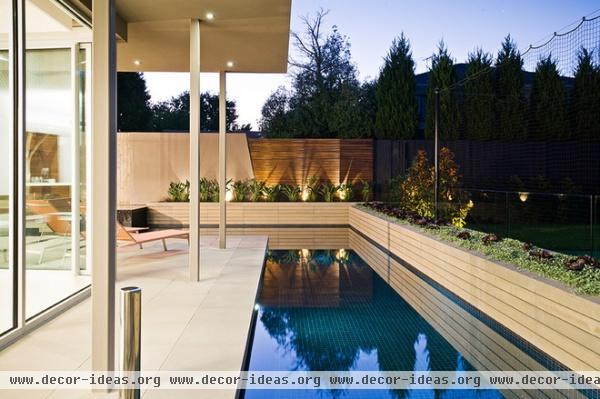 contemporary landscape by C.O.S Design