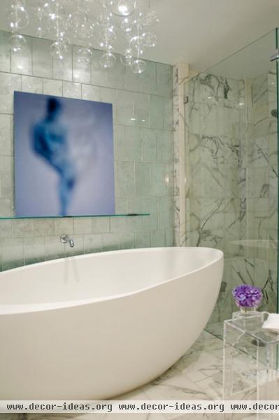 contemporary bathroom by The Englander Building Company