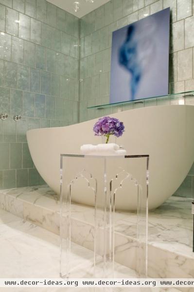 contemporary bathroom by The Englander Building Company