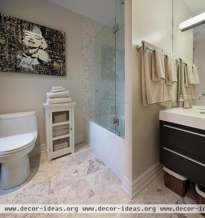 contemporary bathroom by Ruby Photography Studio