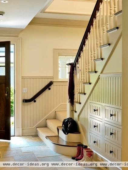 traditional entry by Jan Gleysteen Architects, Inc