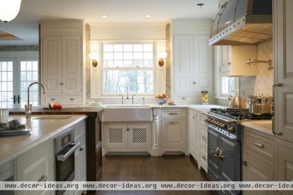 traditional kitchen by Canterbury Design Kitchen Interiors