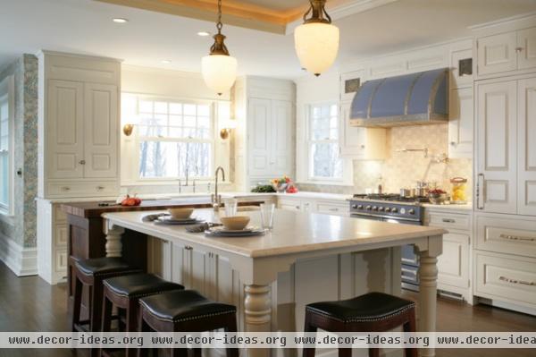 traditional kitchen by Canterbury Design Kitchen Interiors