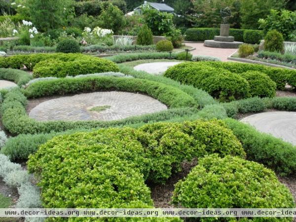 5 Great Garden Uses for Granite Millstones