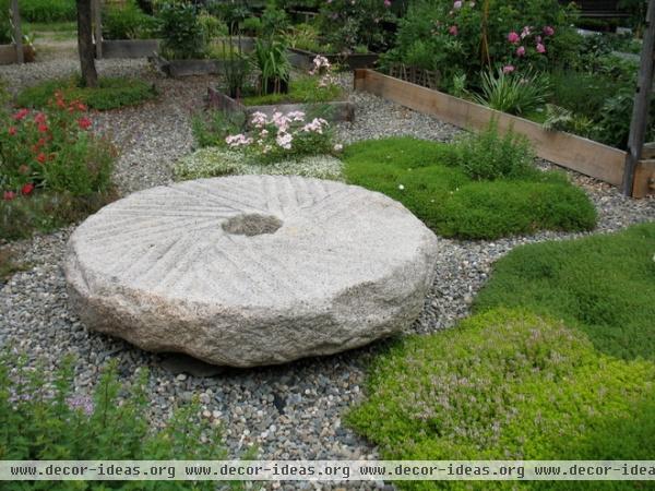 5 Great Garden Uses for Granite Millstones