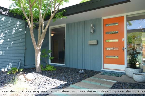 midcentury exterior by Sarah Greenman