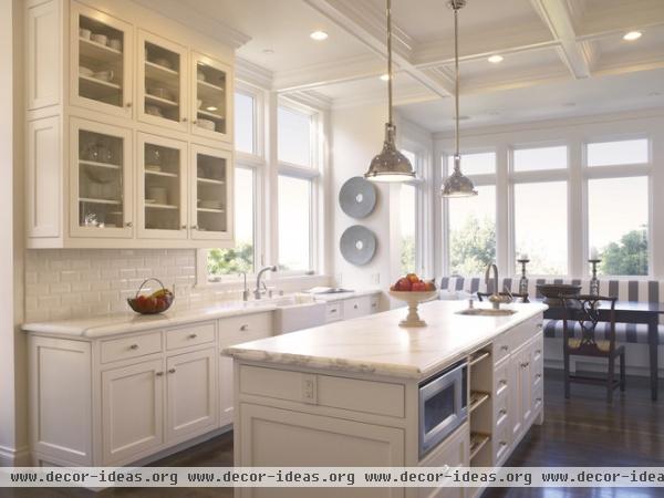 traditional kitchen by Dijeau Poage Construction