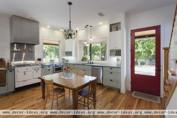 farmhouse kitchen by Rauser Design