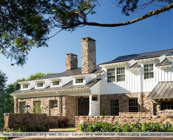 Houzz Tour: An Old Barn Inspires a Gracious New Home