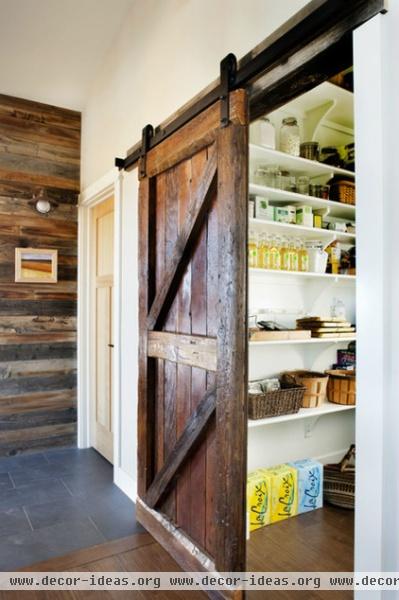 transitional kitchen by Lawrence and Gomez Architects