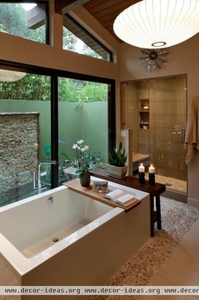 midcentury bathroom by Susan Jay Design