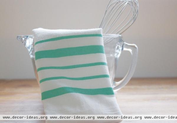 DIY Friday: Painted Dishtowel