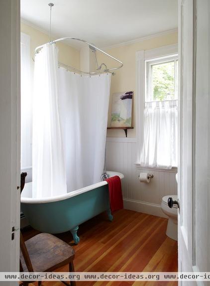 beach style bathroom by Ken Gutmaker Architectural Photography