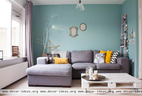 eclectic living room by Louise de Miranda