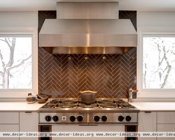 contemporary kitchen by Dalton Distinctive Renovations