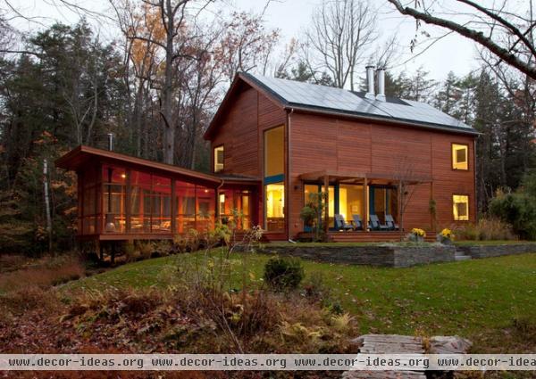 Houzz Tour: Strong, Modern Lines Stand Up to the Trees