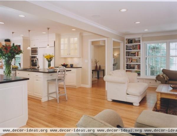 traditional family room by Bud Dietrich, AIA