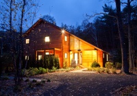 Houzz Tour: Strong, Modern Lines Stand Up to the Trees