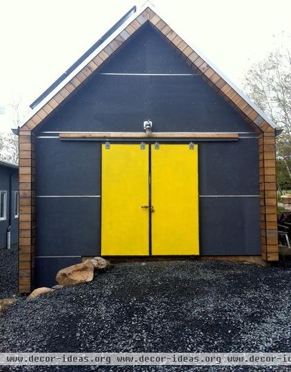 contemporary garage and shed by Solterre Design