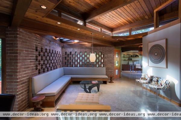 Houzz Tour: Preserving an Untouched Hollingsworth Gem