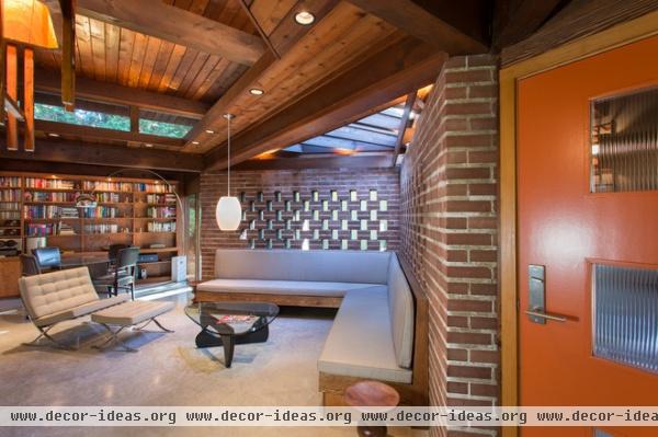 Houzz Tour: Preserving an Untouched Hollingsworth Gem