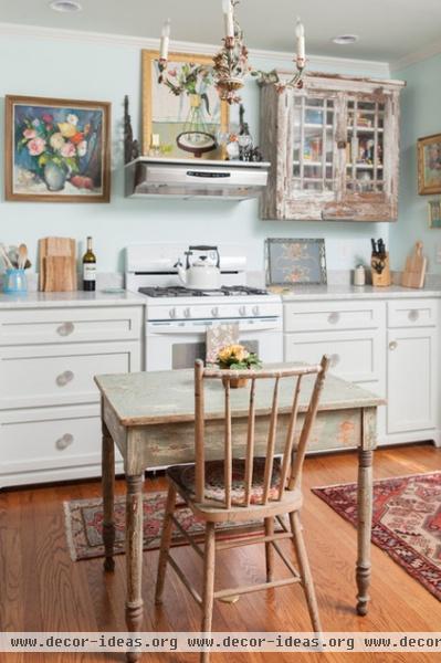 traditional kitchen by En Vie Interiors by Melanie Bowe