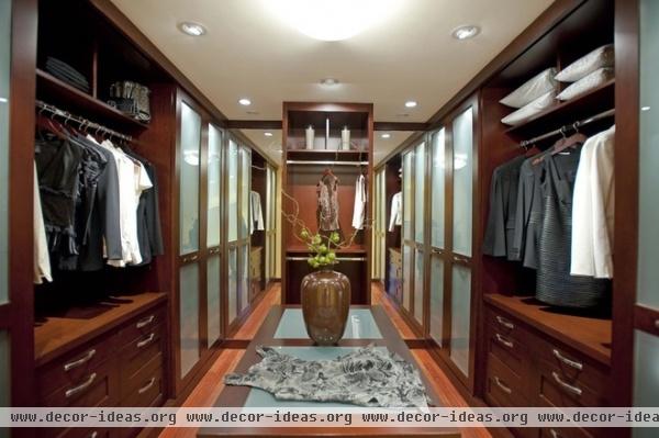 contemporary closet by Danenberg Design