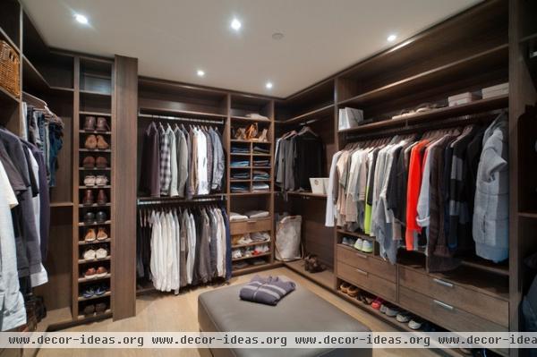 contemporary closet by Old World Kitchens & Custom Cabinets