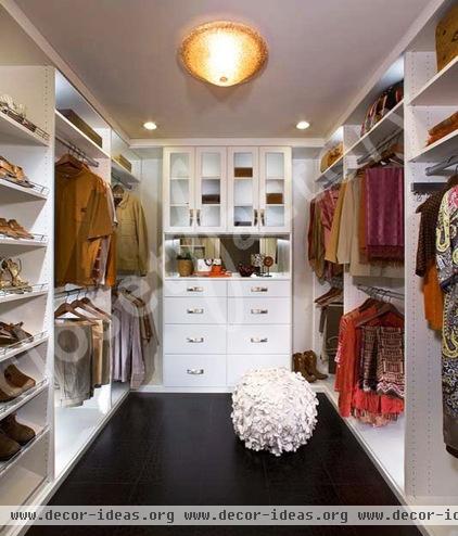 modern closet by Kay Wade, Closet Factory