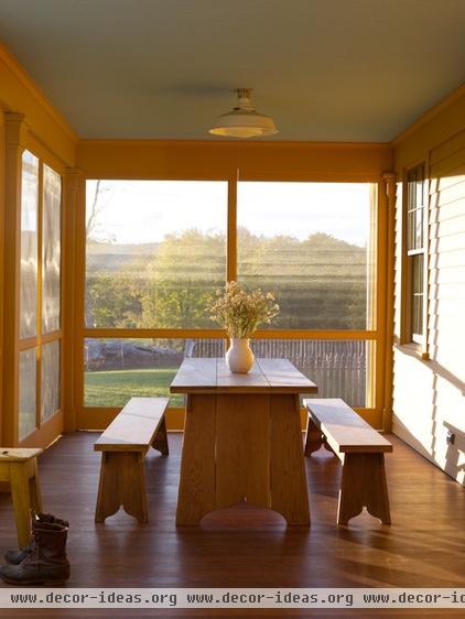 farmhouse porch by Rafe Churchill: Traditional Houses