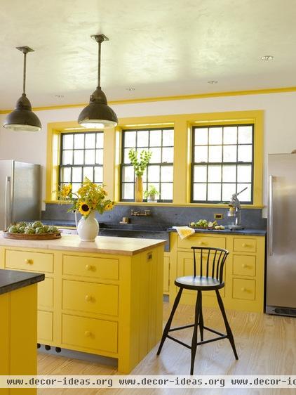 farmhouse kitchen by Rafe Churchill: Traditional Houses