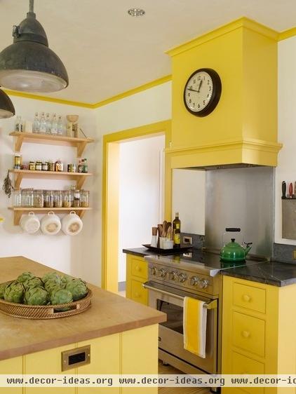 farmhouse kitchen by Rafe Churchill: Traditional Houses