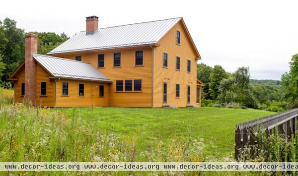 farmhouse exterior by Rafe Churchill: Traditional Houses