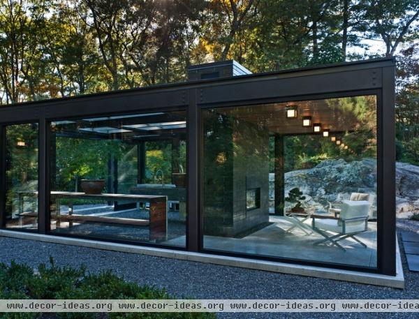 Modern Masters Inspire a Glass Garden House