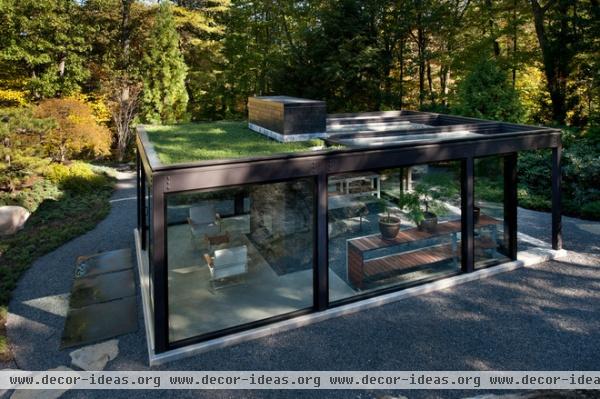 Modern Masters Inspire a Glass Garden House