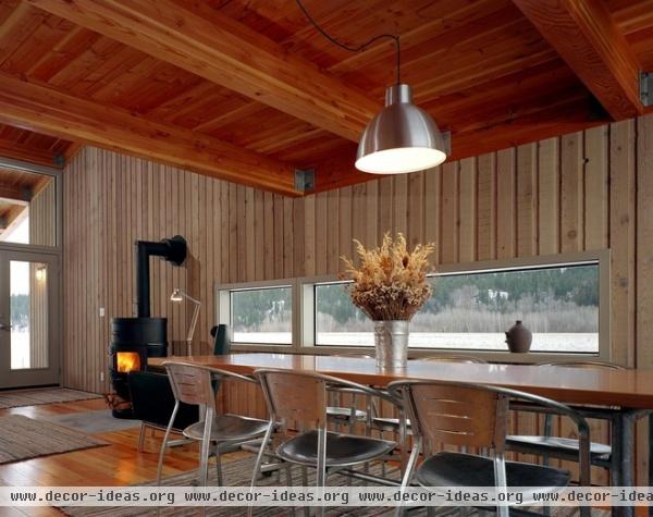 modern dining room by Eggleston Farkas Architects