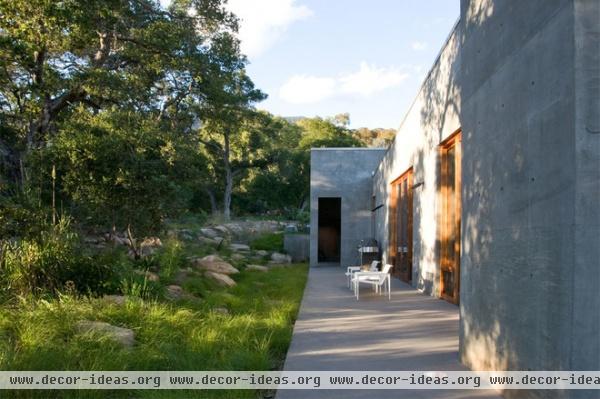 contemporary landscape by Lane Goodkind Landscape Architect