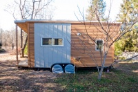 Houzz Tour: Rolling With Simplicity in a Tiny House on Wheels