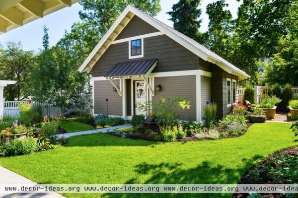 craftsman garage and shed by Locati Architects