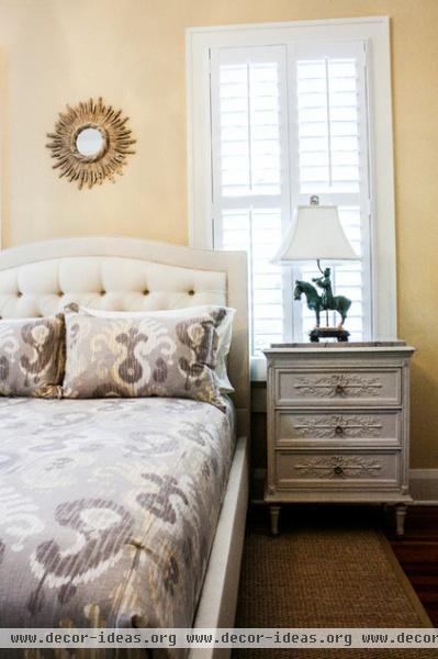 traditional bedroom by Mina Brinkey