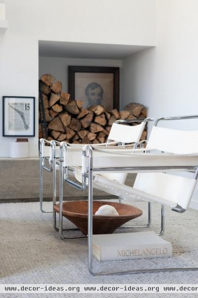 Houzz Tour: Black and White and Beautiful in Upstate New York