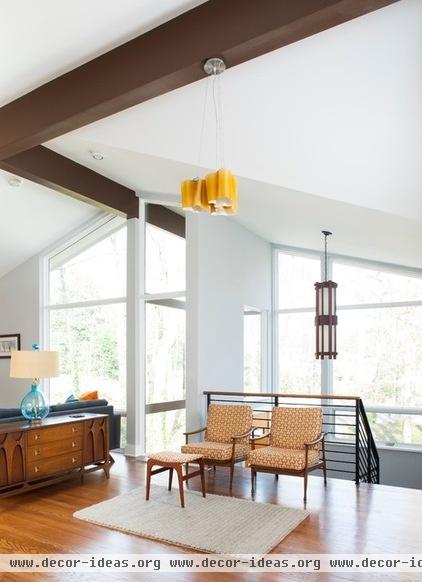 Houzz Tour: Making Midcentury Modern Work for Modern Times