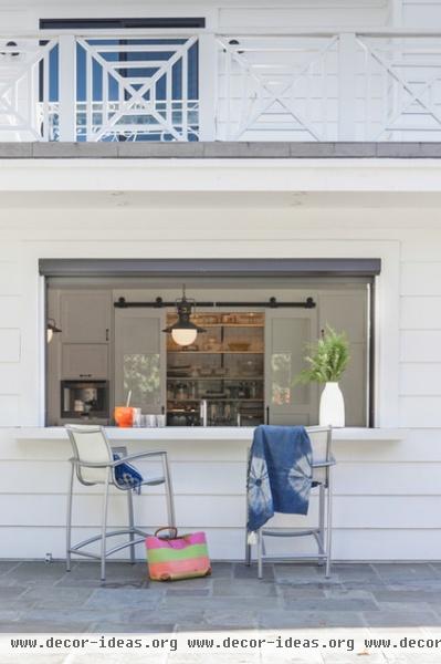 transitional patio by Von Fitz Design